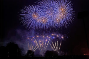 fireworks-at-himleywood-1443466-1599x1070